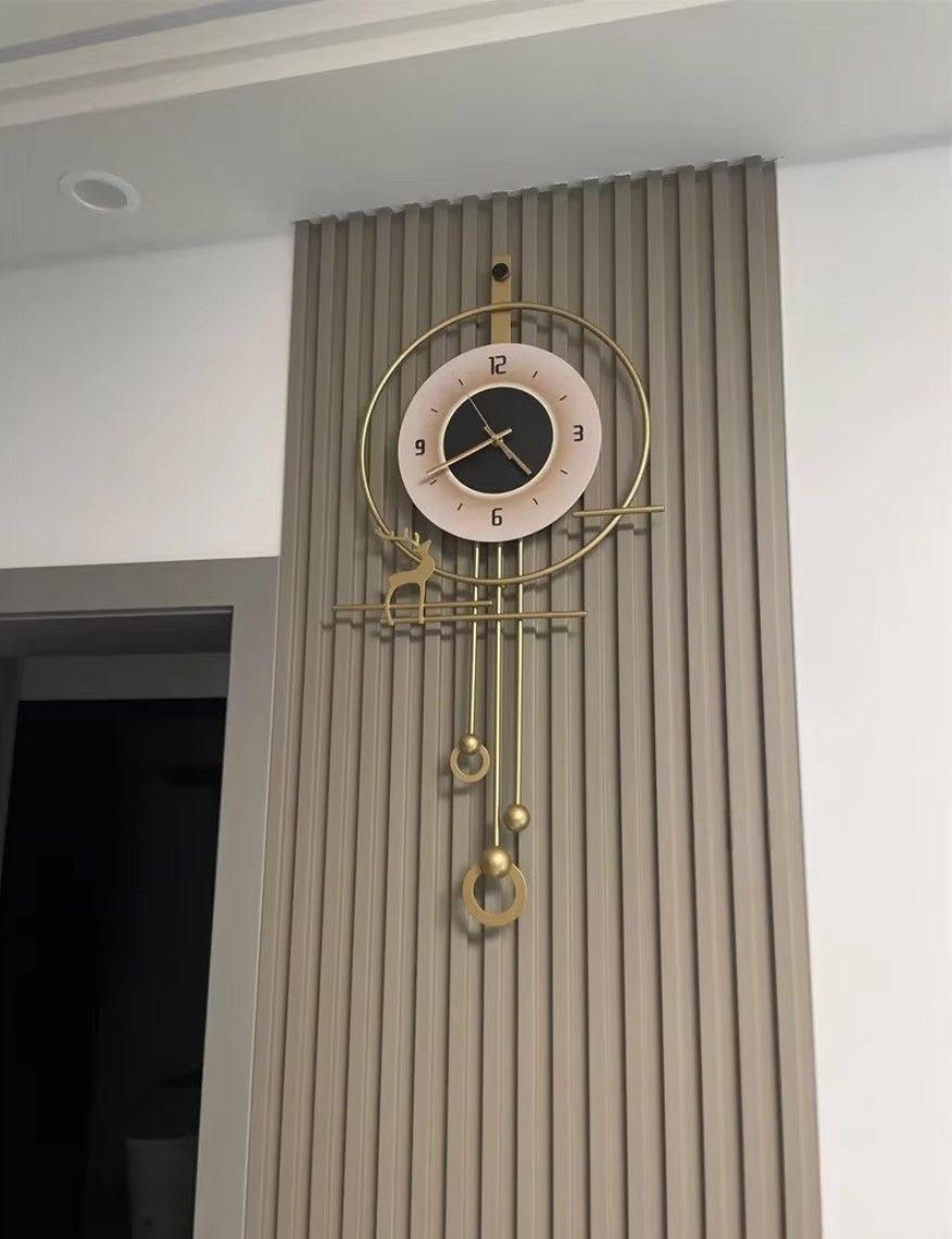 Winter Gold Clock