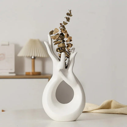 Vase abstrait en forme de main