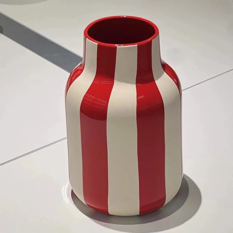 Vase artistique en céramique rouge et blanc