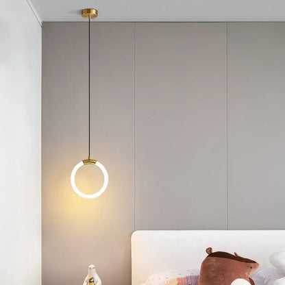 Lampe à suspension de luxe en forme d'anneau