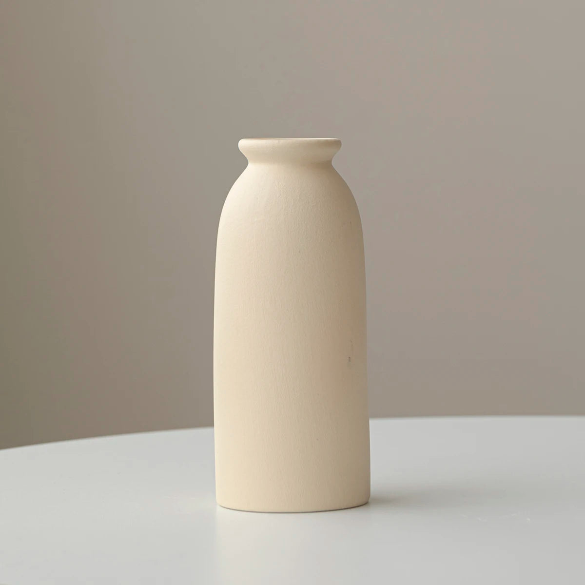 Vase en céramique minimaliste